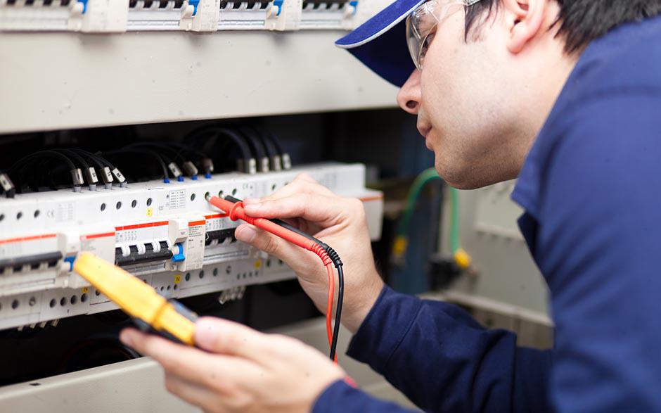 électricien dans le bâtiment Quincy-Voisins